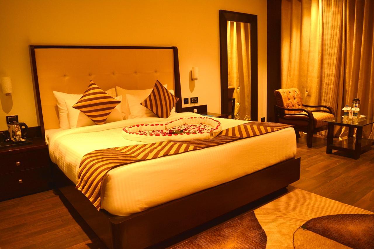 Hotel Vennington Court Raipur  Exterior photo